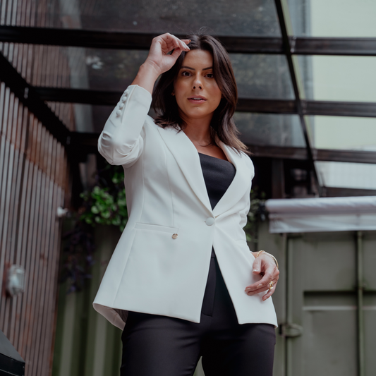 BLAZER ALFAIATARIA COM BOTÃO FORRADO