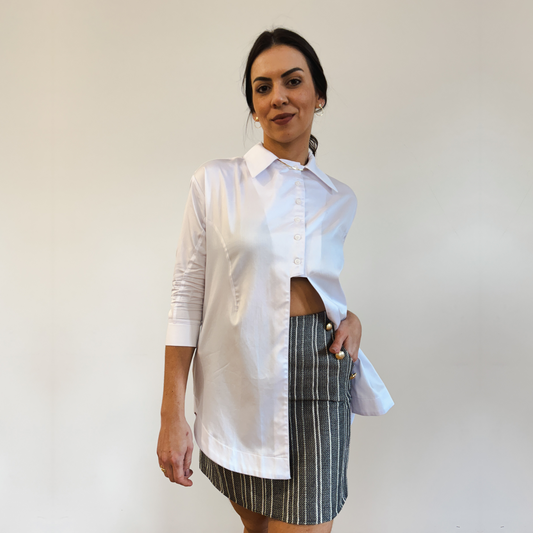 CAMISA COM RECORTE FRONTAL EM TRICOLINE