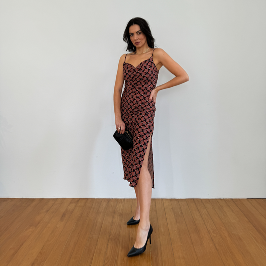 VESTIDO SLIP DRESS EM CETIM ESTAMPADO